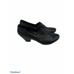 Women's Dansko black leather clogs size 40